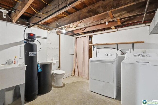 Building Photo - 819 Chestnut St