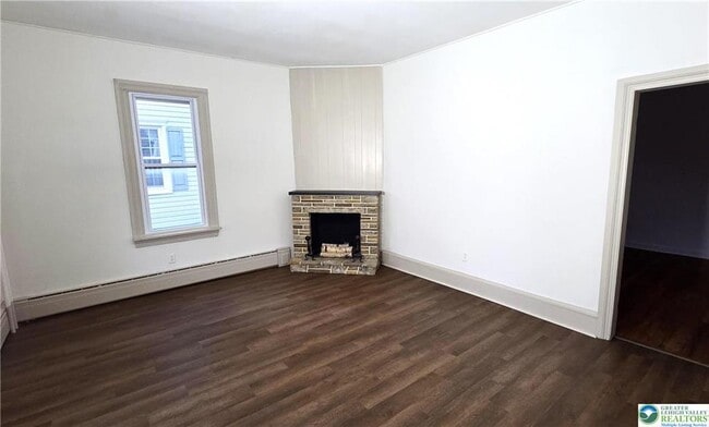 Building Photo - 735 W Broad St