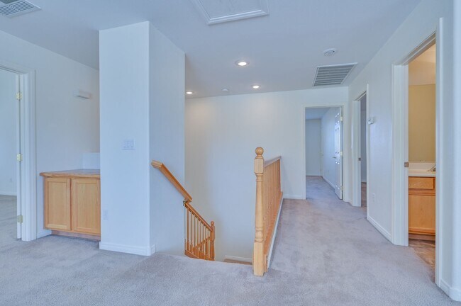 Building Photo - SW!! Southern Highlands!!! 4 Bedrooms!!!  ...