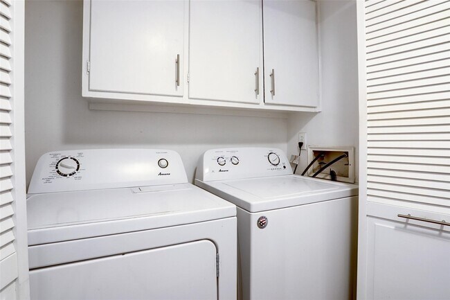 Building Photo - 10458 Hammerly Blvd