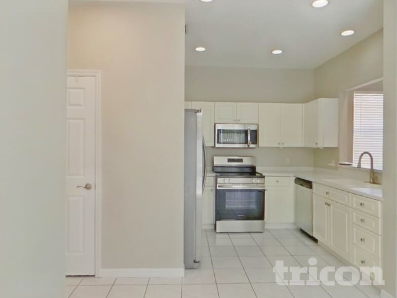 Building Photo - 3026 Woodland Fern Dr