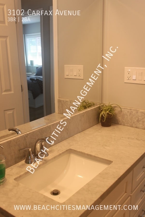 Building Photo - 3102 Carfax Ave