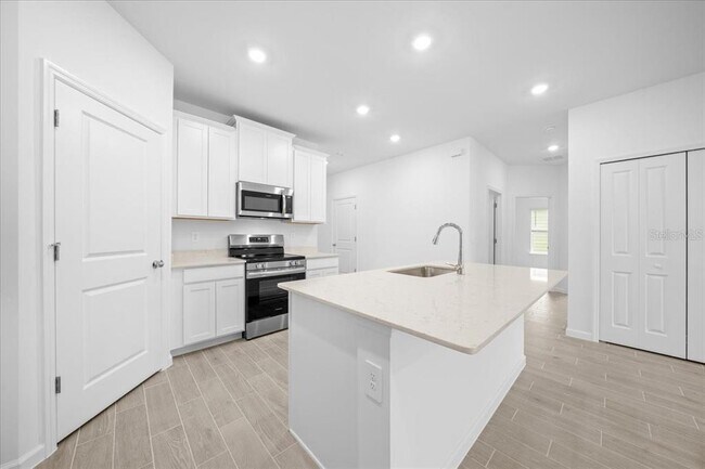Building Photo - 6596 SW 89th Ln