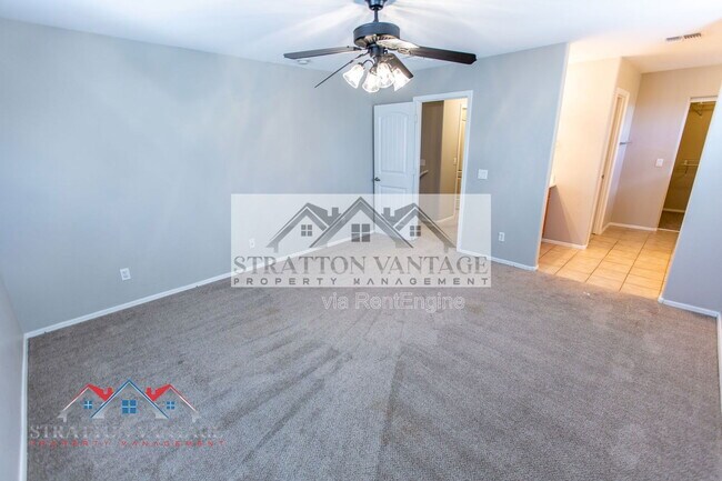 Building Photo - 10013 E Impala Ave