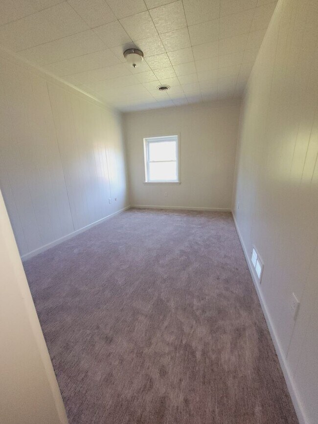 Building Photo - 46 Tritch Ln