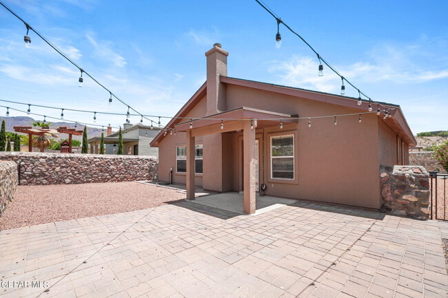 Building Photo - 6753 Parque Del Sol Dr