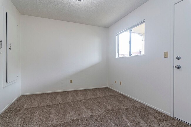 Building Photo - 1249 4th St