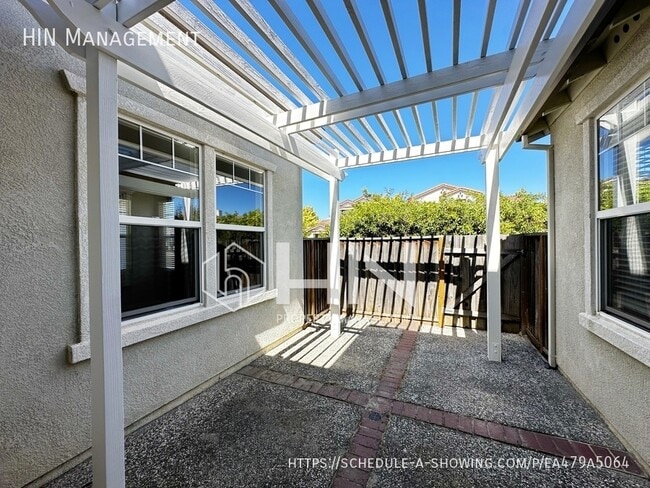 Building Photo - 28982 Jetty Way