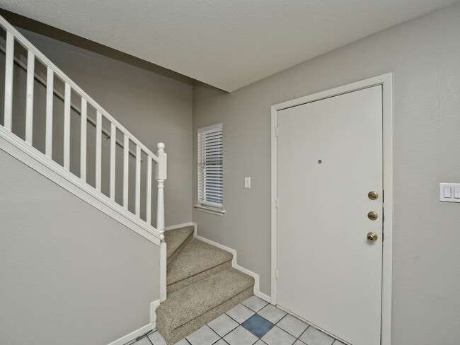 Building Photo - 5913 Little Creek Trail