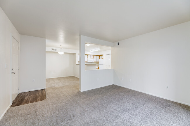 1x1 Unit - Rembrandt Park Apartments