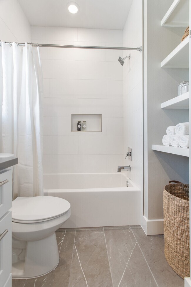 Building Photo - 256 Estates Cir