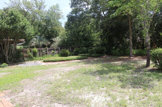 Building Photo - 21 Highpoint Dr