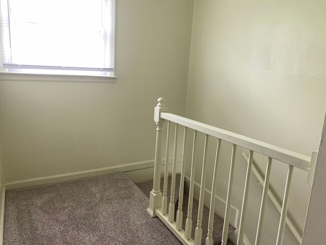 Building Photo - End Unit Townhome off Old Forest Road