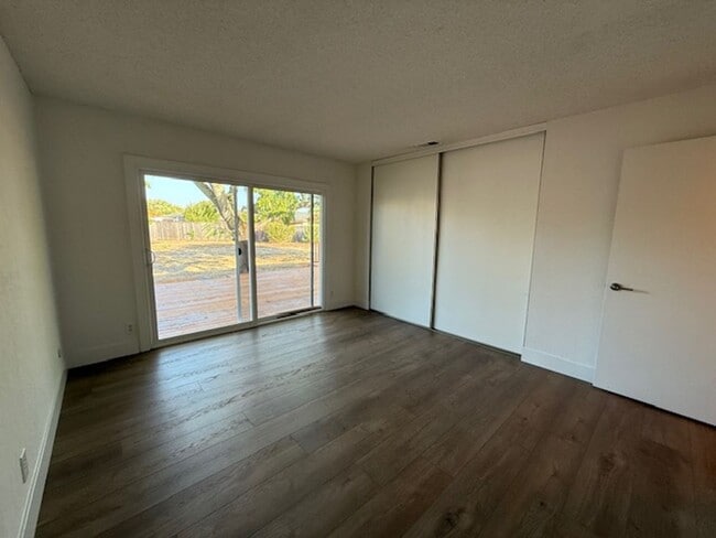 Building Photo - For Rent – Charming 2-Bedroom Home in Rinc...