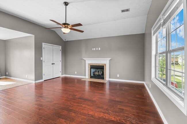 Building Photo - 2200 Trophy Trce