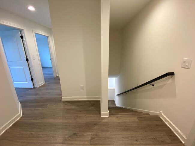 Building Photo - 3 Bedroom End Unit