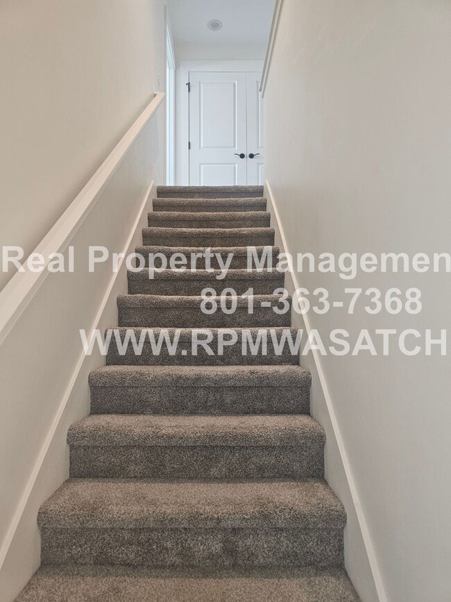 Building Photo - Beautiful Tooele Town House Available Now