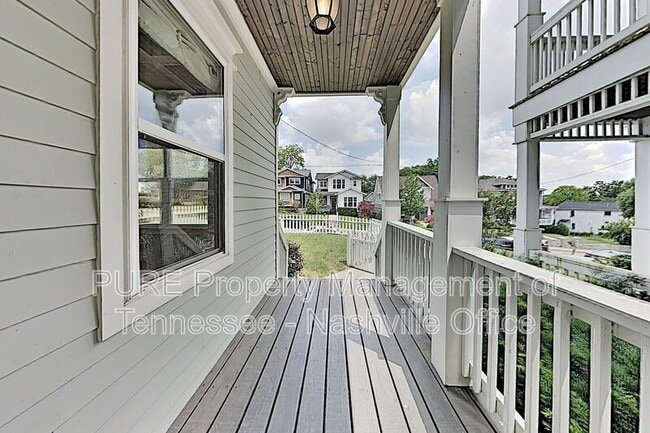 Building Photo - 1011B Caldwell Ave