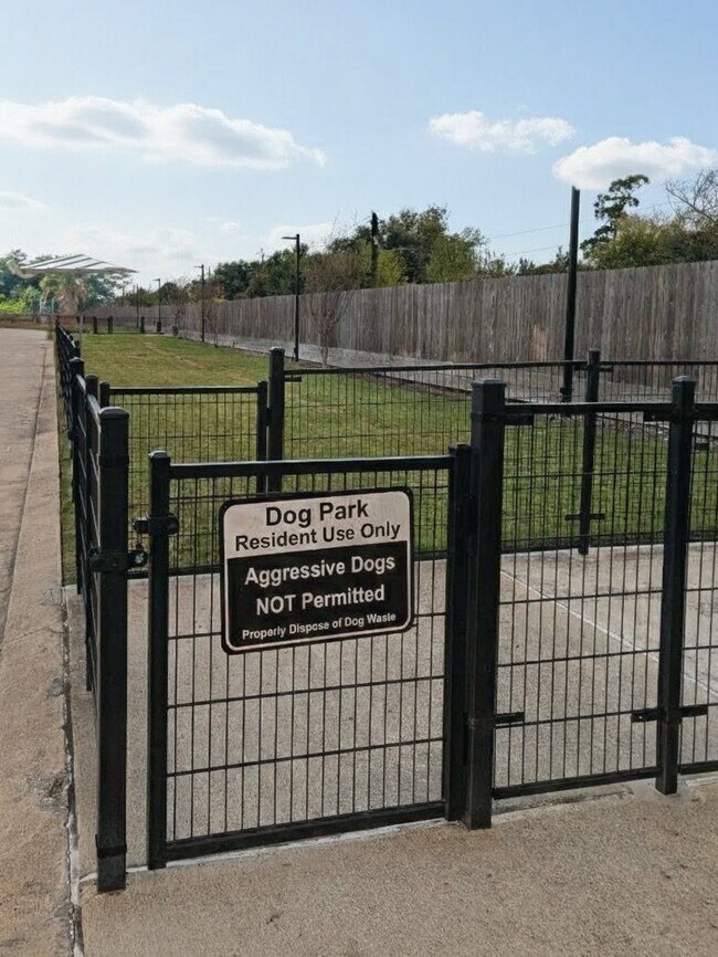 Building Photo - 5426 Oriente Ln