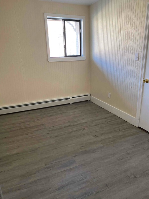 Building Photo - 325 Waldo St