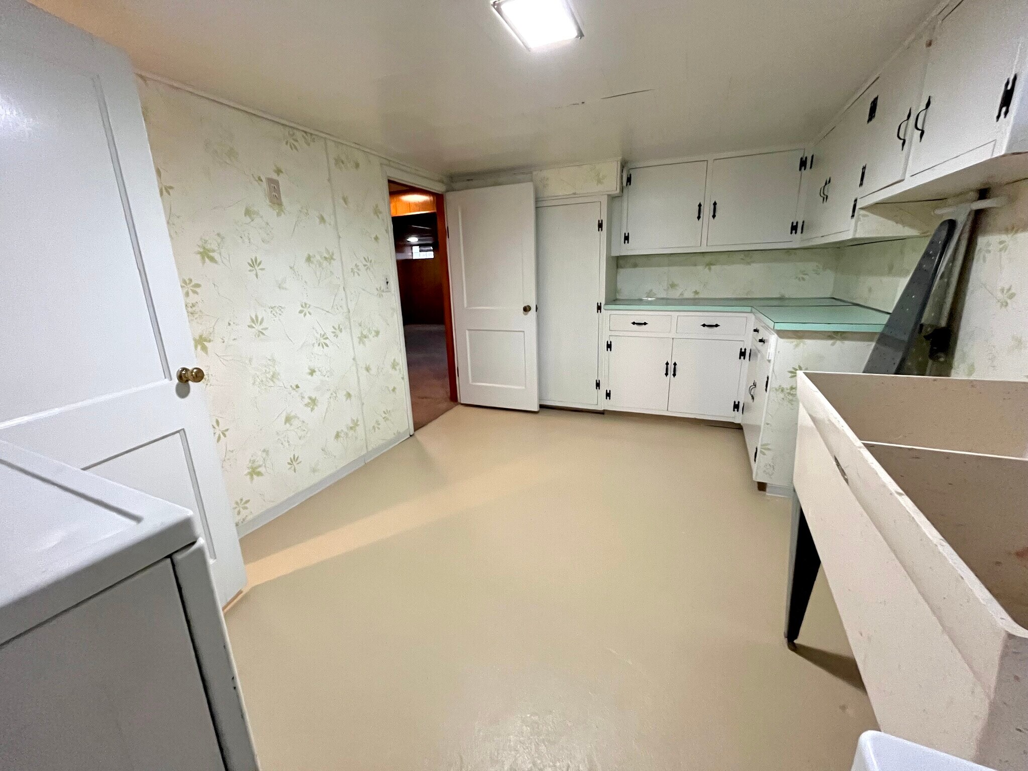 Building Photo - 706 Grand Ave NE