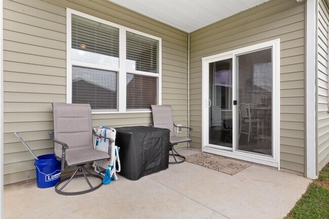 Building Photo - 428 Bearskin Ct