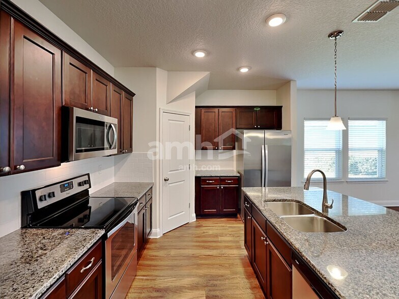 Building Photo - 713 Celebration Lane