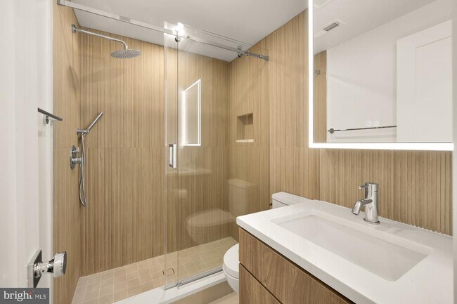 Building Photo - 2116 Kalorama Rd NW