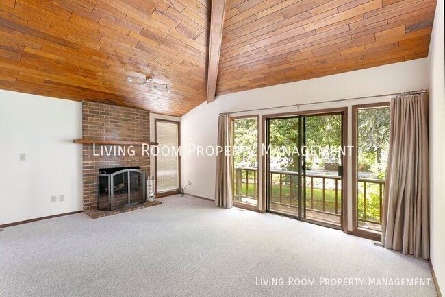 Building Photo - 7566 SW Cresmoor Dr