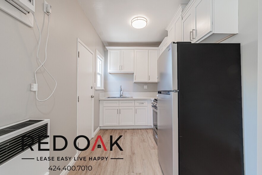 Building Photo - 819 N Madison Ave