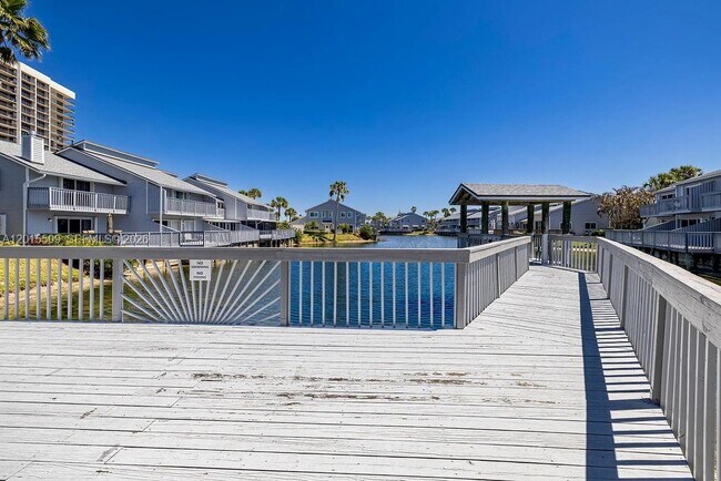 Building Photo - 4949 N Hwy A1A