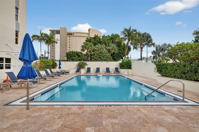 Building Photo - 3000 E Sunrise Blvd