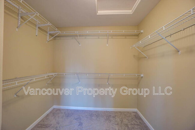 Building Photo - 2217 NE 94th Ct