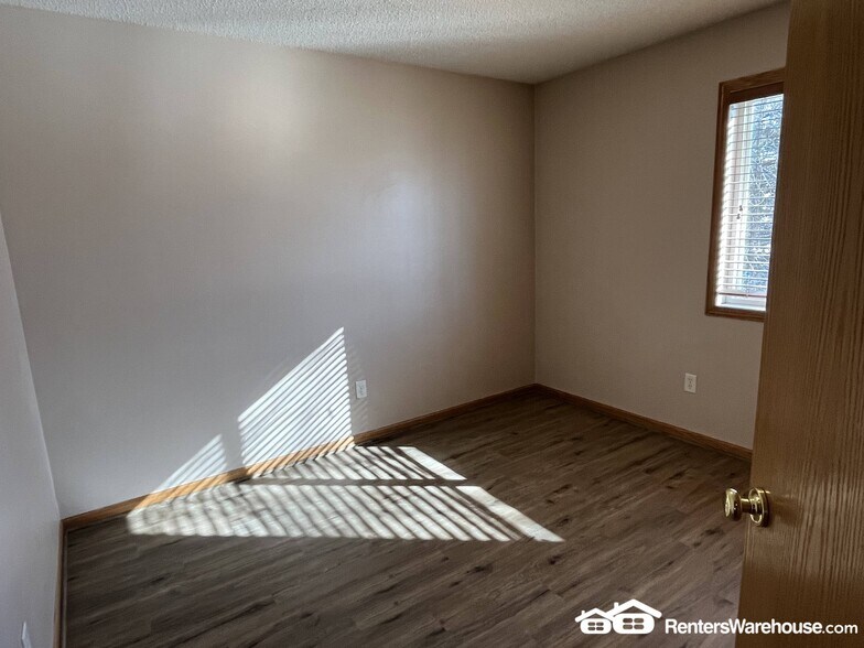 Building Photo - 16477 Timber Crest Dr SE