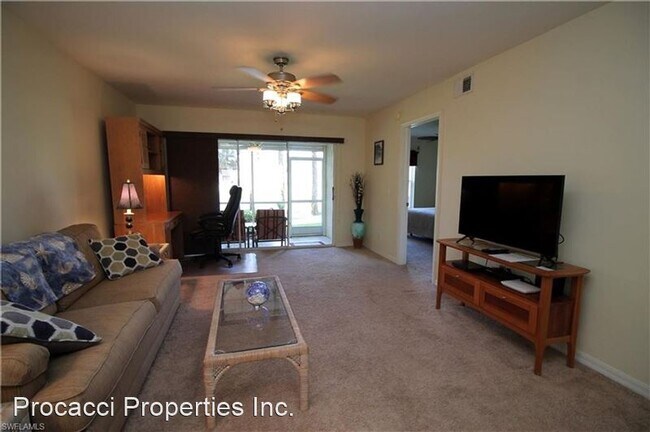 Building Photo - 273 Robin Hood Cir