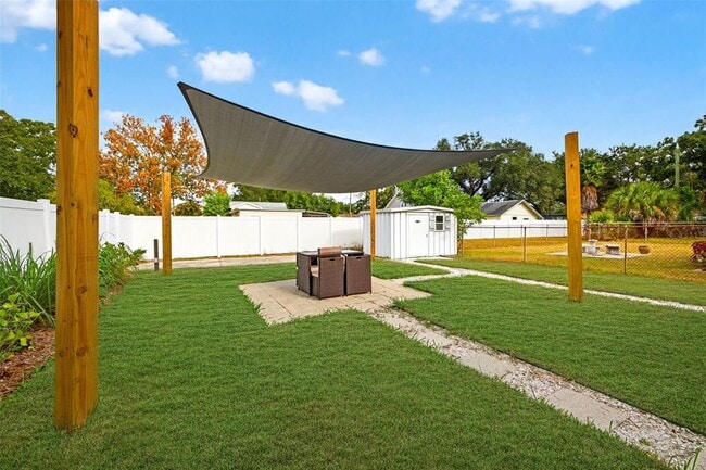 Building Photo - 6501 Livingston Ave N