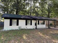 Building Photo - 9615 Comstock Rd