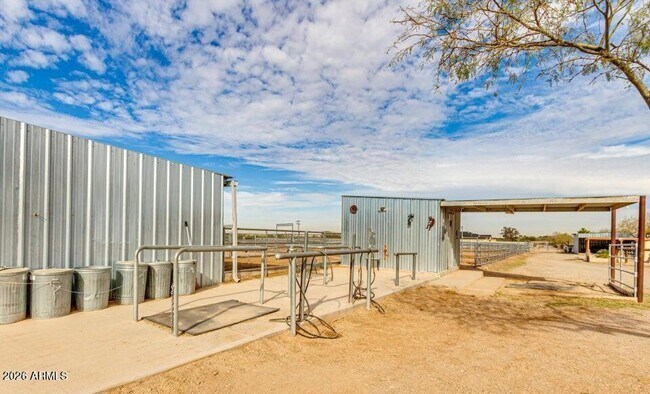 Building Photo - 3232 Carver Rd