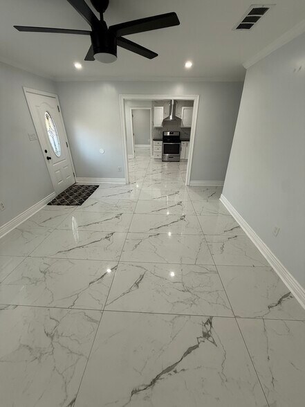 Building Photo - 3533 W Louisiana State Dr