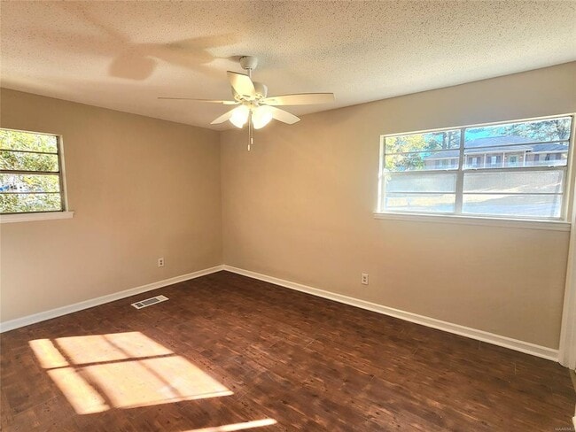 Building Photo - 649 Partridge Ln