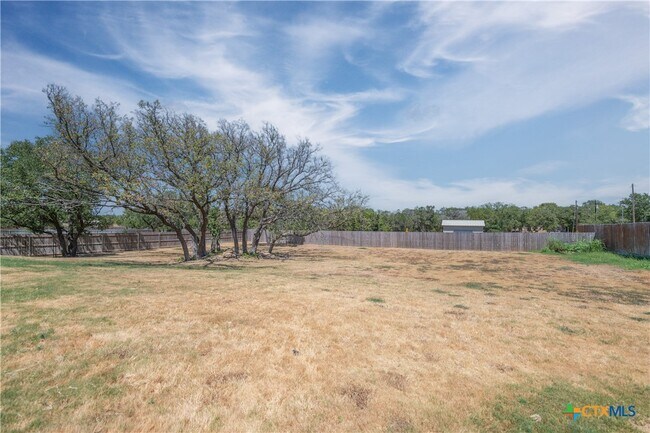Building Photo - 1040 Vista Dr