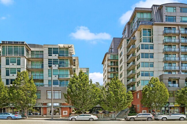 Building Photo - 0bd/1ba Bellevue Condo