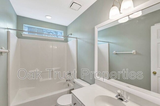 Building Photo - 8565 Brookforest Dr