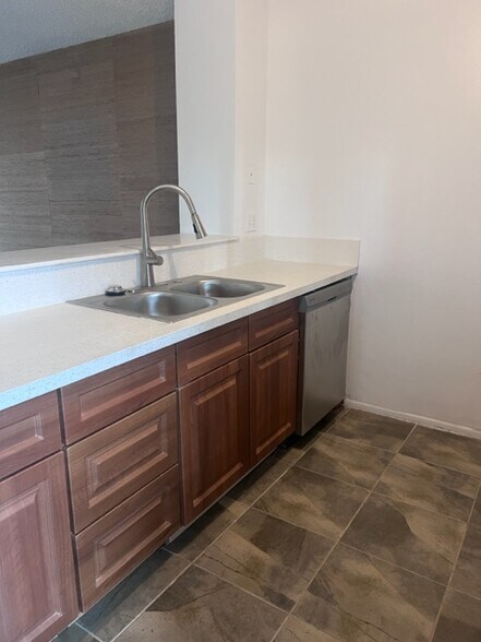 Building Photo - 14127 Bayside Dr