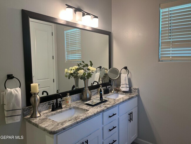 Building Photo - 429 Soleil Rd