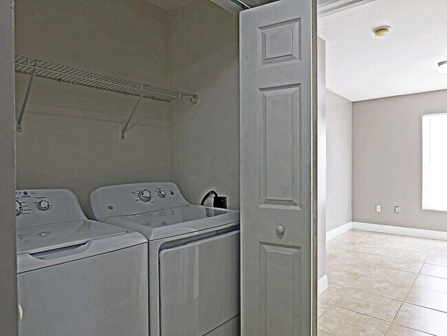 Building Photo - 3605 Cedar Oak Dr