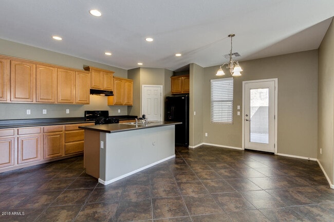 Building Photo - 7219 N 73rd Dr