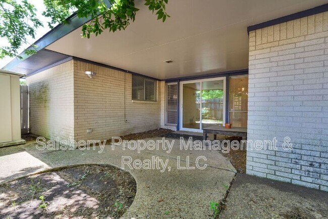 Building Photo - 4915 Westlake Dr