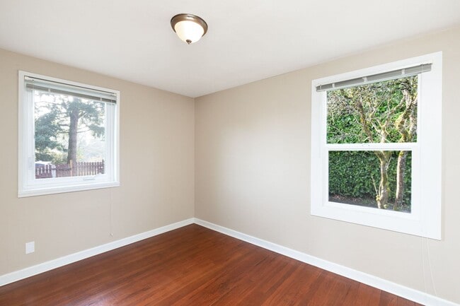 Building Photo - Updated 3 Bedroom Northgate Home with Atta...