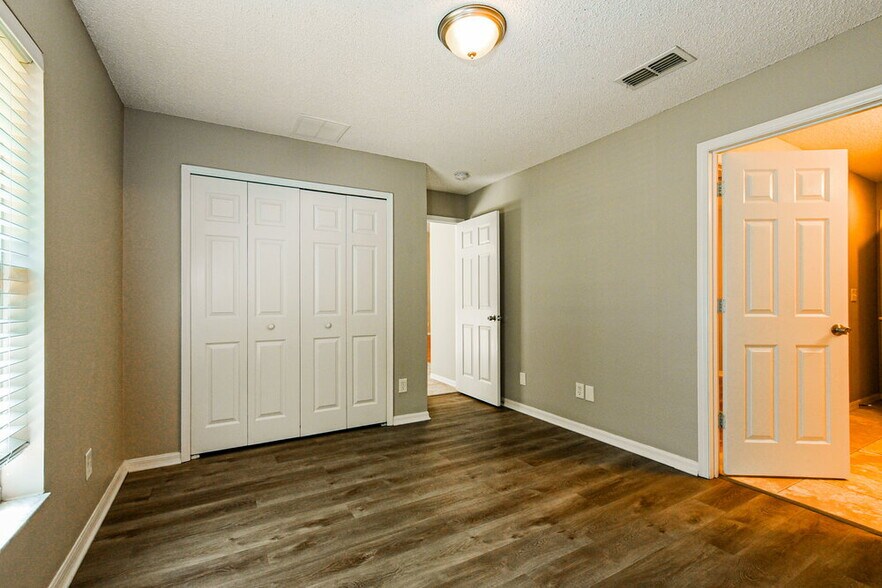 Building Photo - 1320 Rain Forest Ln